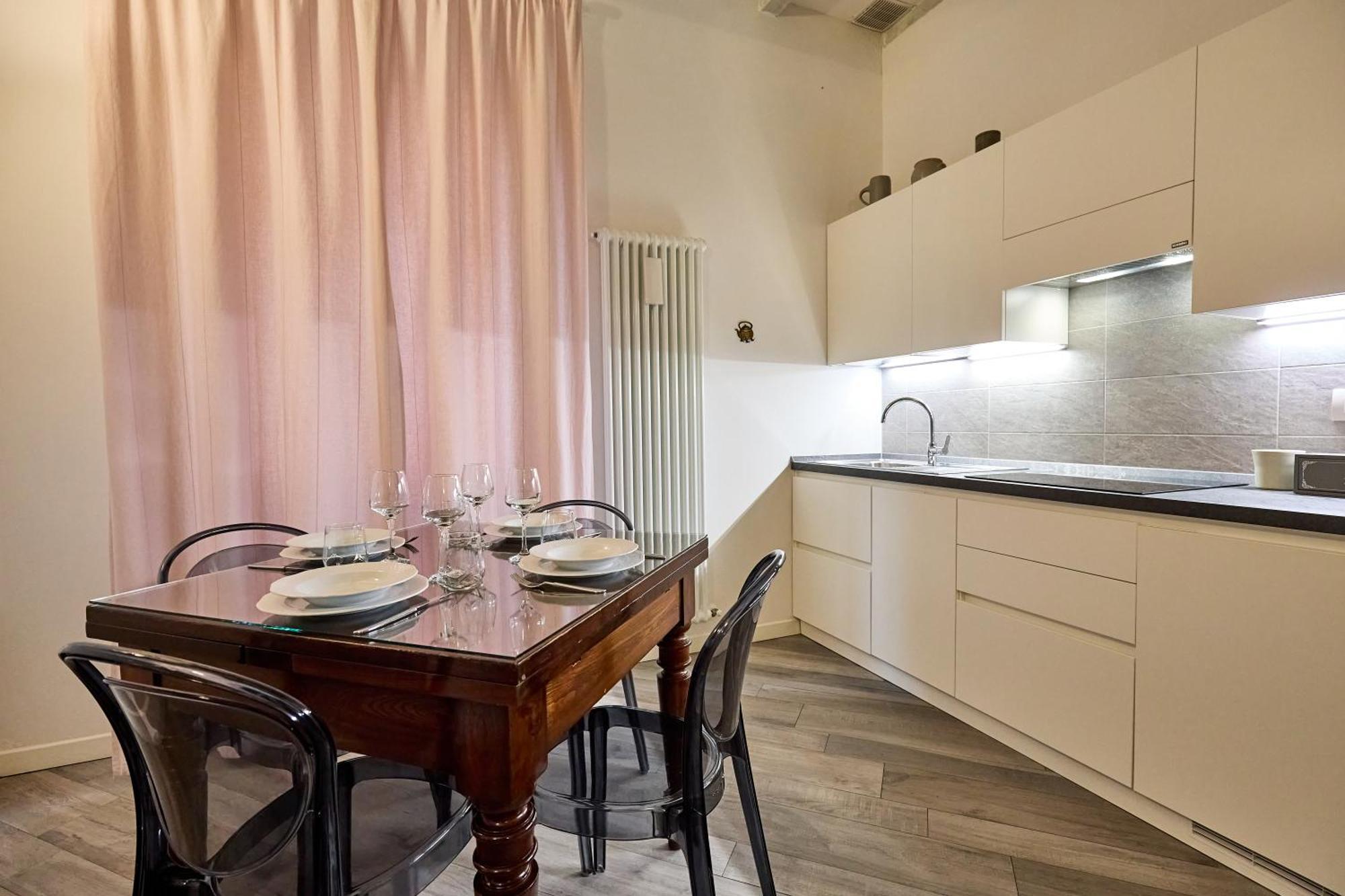 La Torre Lunga -Smart Working- 150 M Dalle-From Due Torri-Two Towers Bologna Exterior photo